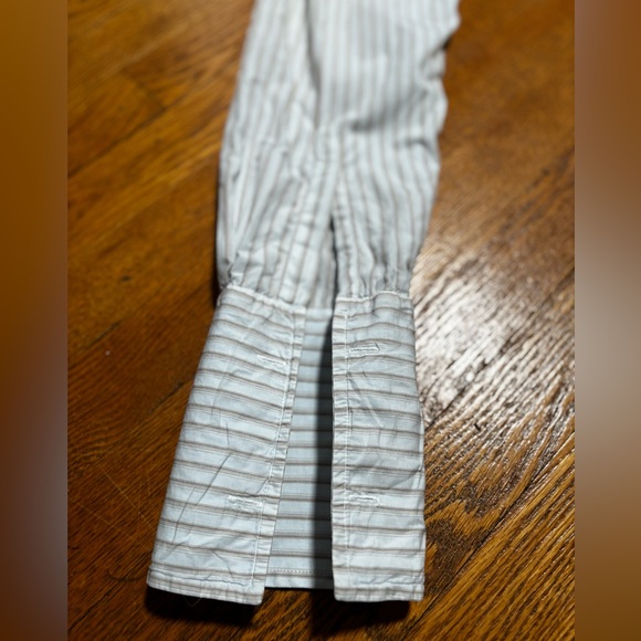 Vintage 90’s Guess Embroidered Button Down Shirt (Large) - Picture 8 of 15